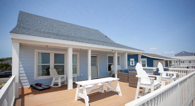 Summer Sands by Oak Island Accommodations