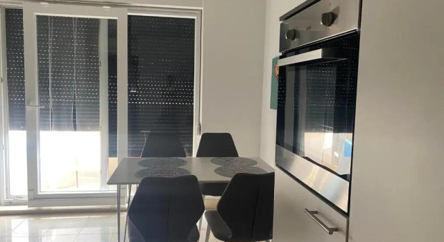 Luxury Apartment Ani with Pool 100m to See, Varaa Huoneisto Hotellit Strožanac pysäköinnillä, Pysäköinti