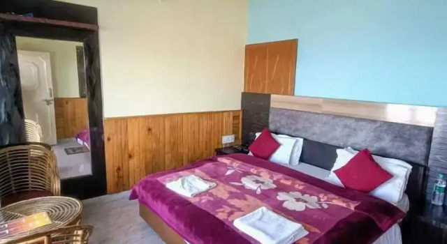 Номер Deluxe Mount View Dhanaulti Dreams