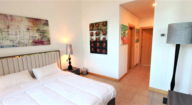 Spacious & Chic 1 bedroom with balcony in Palm