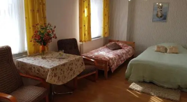 Hostel Famil, Varaa Hostelli Hotellit Pommeri pysäköinnillä, Pysäköinti