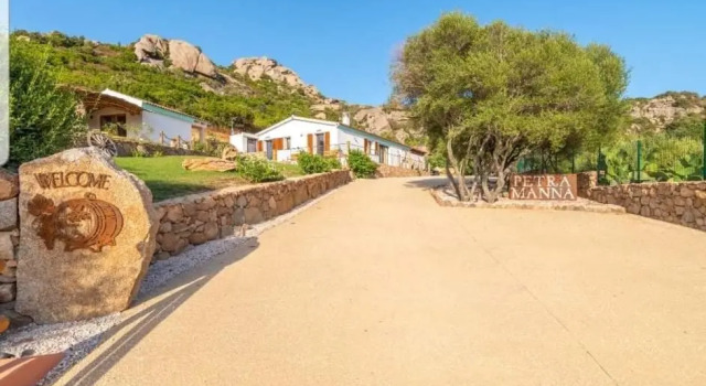 Tenuta Petra manna, Book Feriehus Palau Emerald Coast
