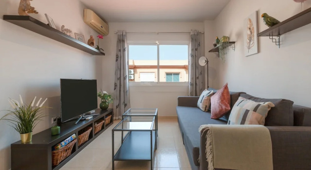 De Ronda in Co n With 1 Bedrooms and 1 Bathrooms