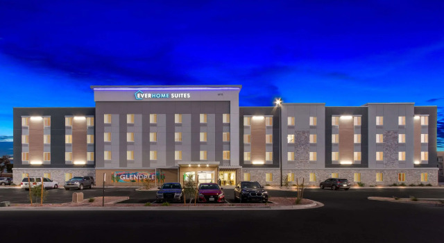 Everhome Suites Glendale Sports Entertainment District