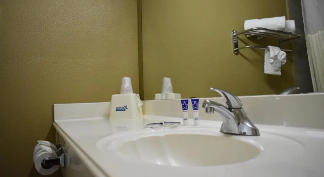 Номер Standard Americas Best Value Inn & Suites Haltom City Ft. Worth