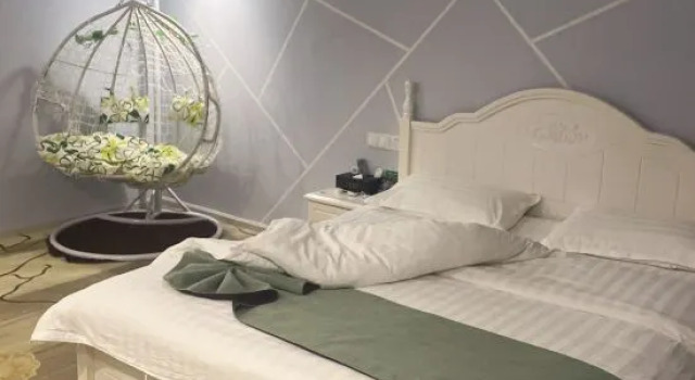 Xinyue Nanhua Hotel, Prenota Hotel Longchuan Yunnan