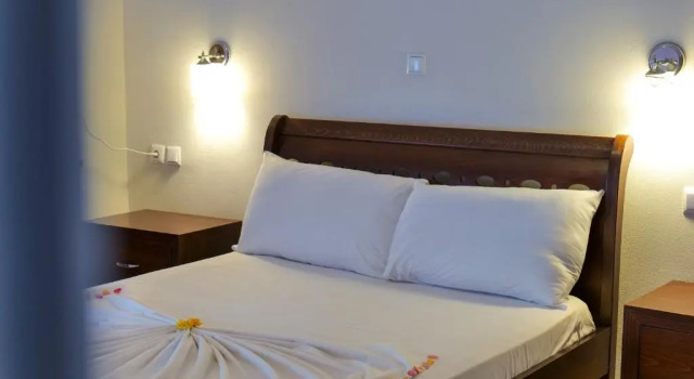 Четырёхместный номер Standard с балконом Hotel Chris