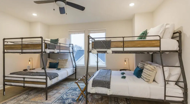 Bachelor/ette Buy 3 Nights get 4th Free Near Downtown--prn2, Varaa Lomakoti Huvilat kohteessa Tennessee, Villa