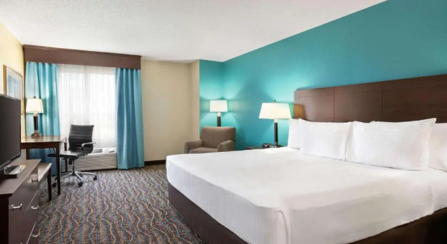 Номер Standard Spark By Hilton Evansville East, In