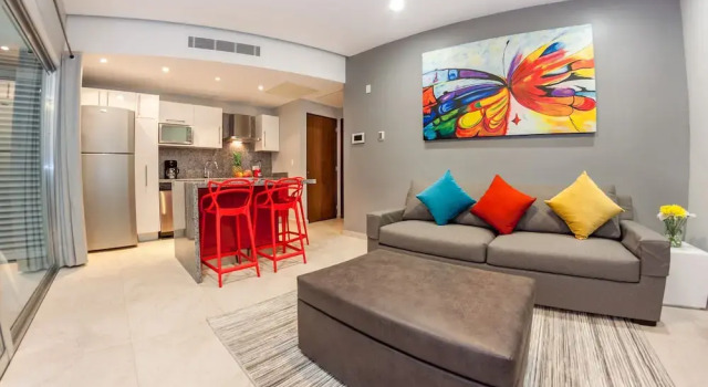 In heart of town 1BR condo in steps distance from the 5th Av by Happy Address