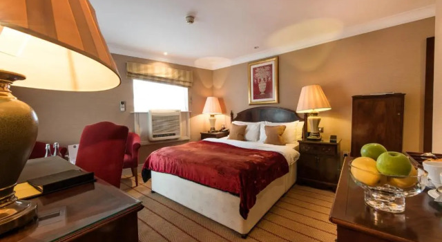 Двухместный клубный номер Standard The Colonnade