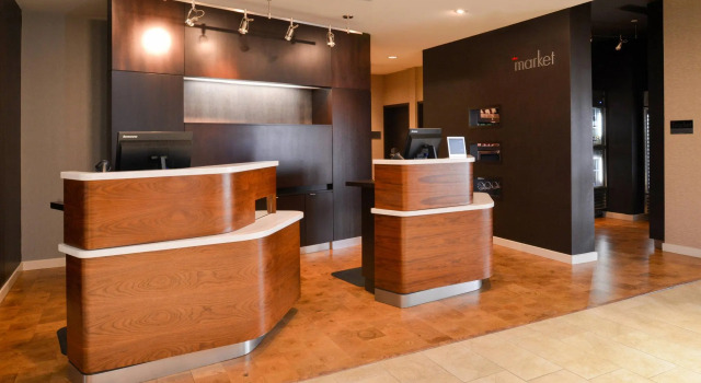 Courtyard by Marriott Toledo North, Забронировать Отель Толедо штат Огайо