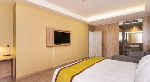 Люкс Business Yuncheng Juhetai Hotel (Yanhu South Wind Square)