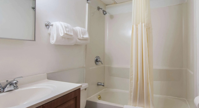 Четырёхместный номер Standard Knights Inn Amsterdam