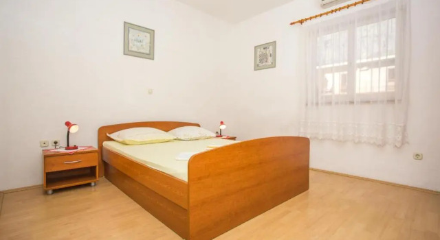 Apartments Nuic 748