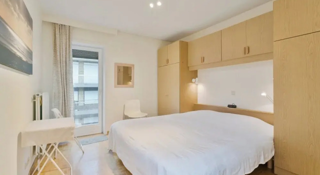 Flat in Blankenberge With Marina Views, Rezerwuj Apartament Hotele w Bruksela z parkingiem, Parking