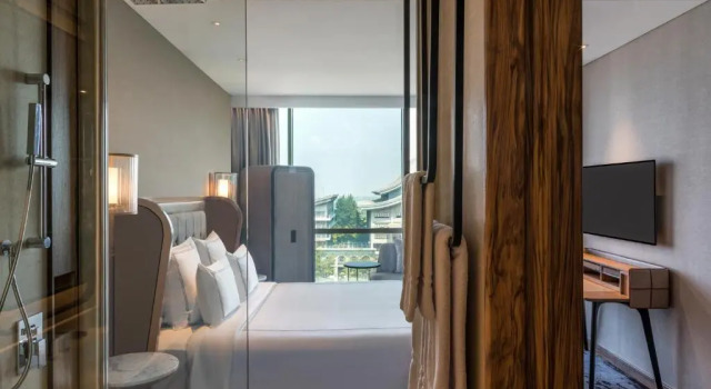 Двухместный номер Premier с видом на залив Swissôtel Jakarta PIK Avenue