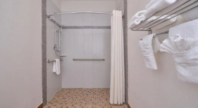 Четырёхместный номер Standard Regency Inn & Suites- NW Houston