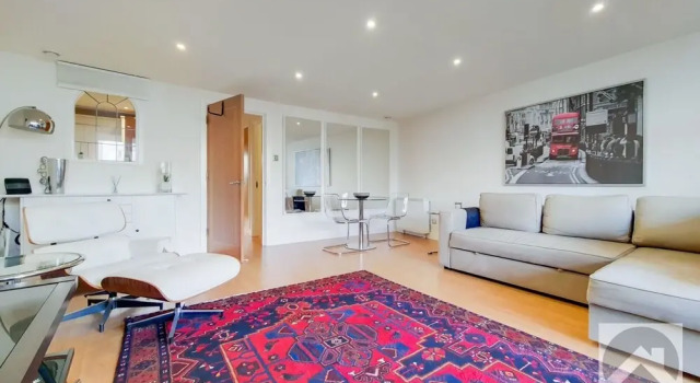 2 Bed &1 Bath Apartment in Canary Wharf
