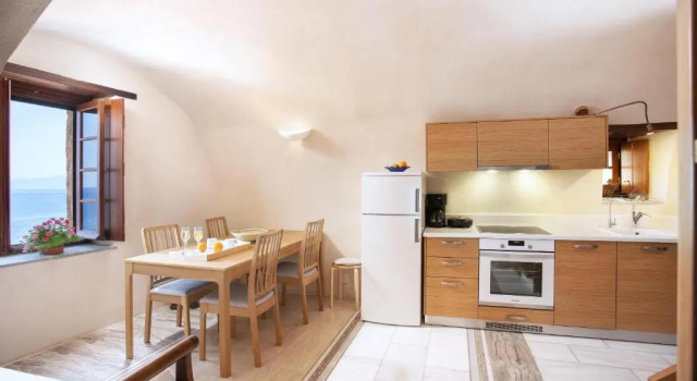 Casa Rodanthi - Luxury Castle Residence, Prenota Hotel Malvasia 