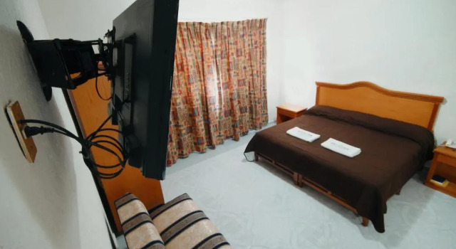 Полулюкс HOTEL EL CONQUISTADOR MONARCA