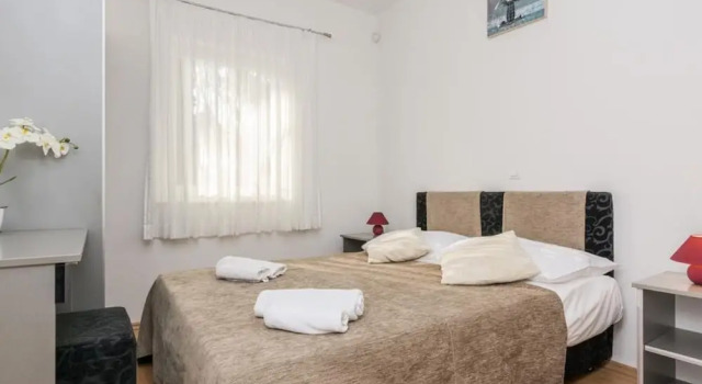 Lovely Holiday Home in Novalja With Garden