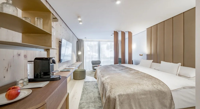 Двухместный номер Deluxe с балконом и с видом на горы Relais & Châteaux Chasa Montana