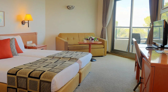 Lavi Kibbutz Hotel, Prenota Hotel Lavi Galilea