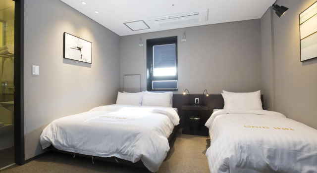 Camera tripla Standard Grid Inn Hotel
