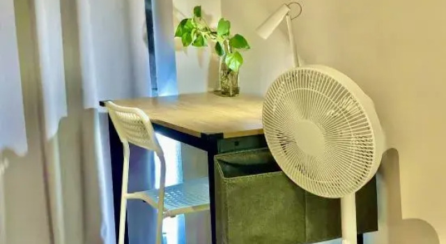 Кровать в общем номере (женский номер) Liangzhu Homestay (Urumqi Zhongyinggong Subway Station)
