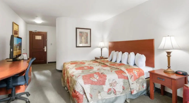 Номер Standard Sleep Inn & Suites Newport News City Center Area