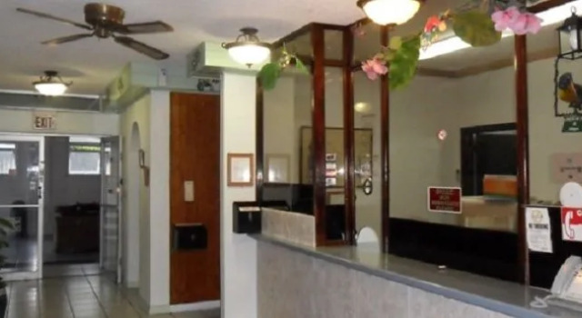 Red Carpet Inn Select, Book Hotel SPA-hoteller i Nassau, SPA