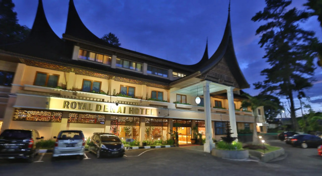 Полулюкс Royal Denai Hotel