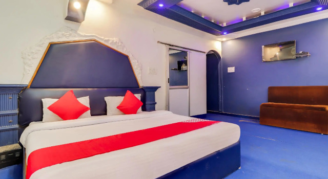 OYO 65090 Hotel Grand Palace