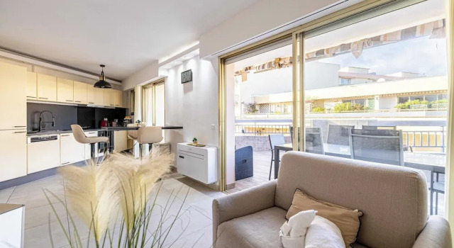 Apt With Terrace and sea View, 2min From the Beach, Забронировать Апартаменты/квартира Антиб Приморские Альпы, рядом с Дворей собраний Жуан-Ле-Пен