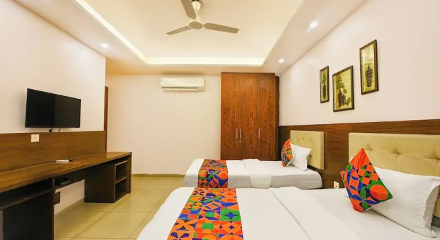 Номер Deluxe Fabhotel Silver Oak Bnb