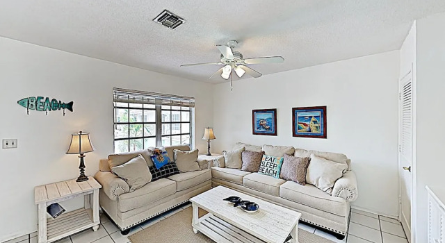 New Listing! Updated Beach W/ Sparkling Pool 1 Bedroom Condo, Rezerwuj Apartament Hotele w Broward County z parkingiem, Parking