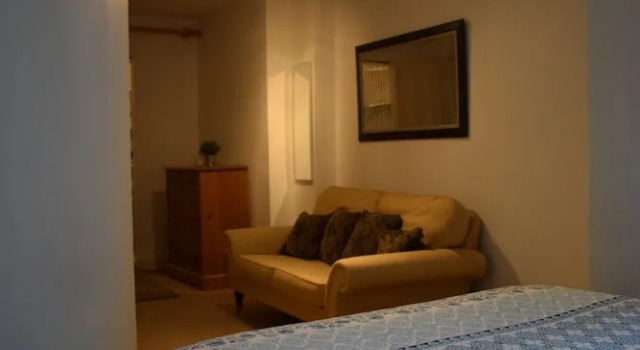 2 Bedroom With 2 Balconies in Dublin, Забронировать Отель Дублин Каунти Дублин, рядом с Театр Олимпия