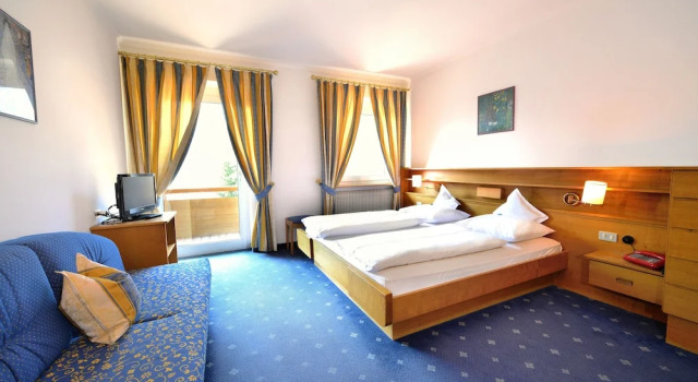 Двухместный номер Standard с балконом Hotel Dolomiten