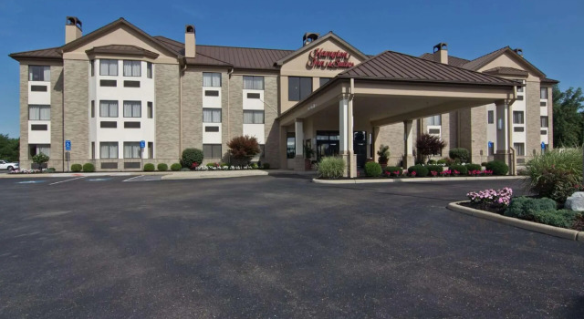 Кровать в общем номере Hampton Inn & Suites Chillicothe