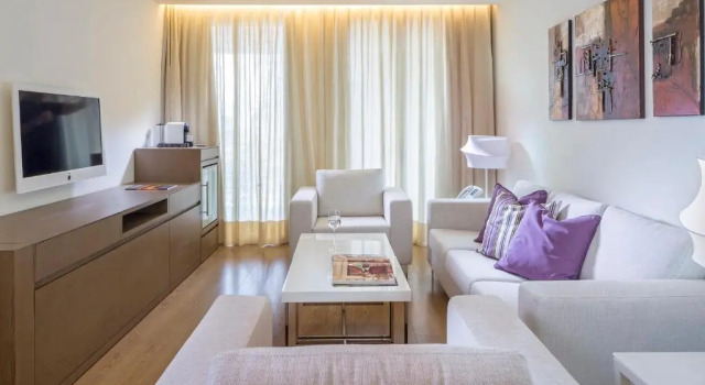 Люкс c 1 комнатой с балконом O Monot Boutique Hotel Beirut
