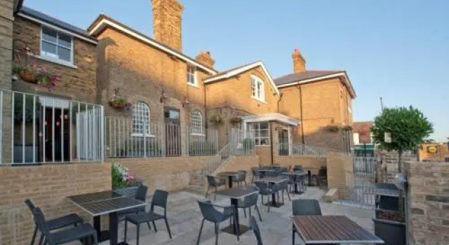 The Golden Hope Wetherspoon, Забронировать Отель Бизнес-отели Англии, 4* 5*
