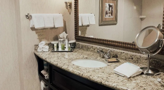 Четырёхместный номер Standard Hilton Dallas Southlake Town Square