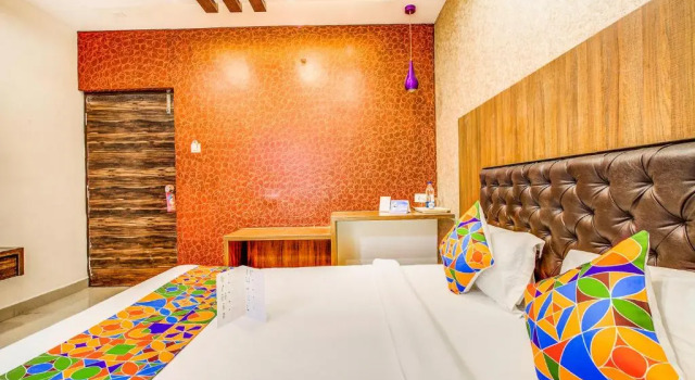 Номер Deluxe FabHotel Mayuri Residency