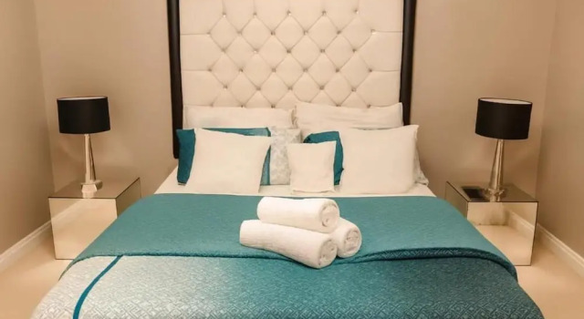 Sleeps 4 - Parking - Wifi