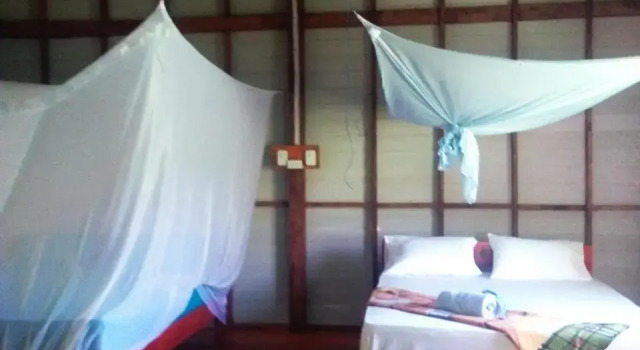 Hutyee Boat Bungalow