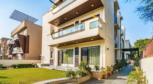Royal Residence On MG Road, Забронировать Отель Отели Гургаон 3 звезды, рядом с Sikanderpur Rapid Metro, 3*