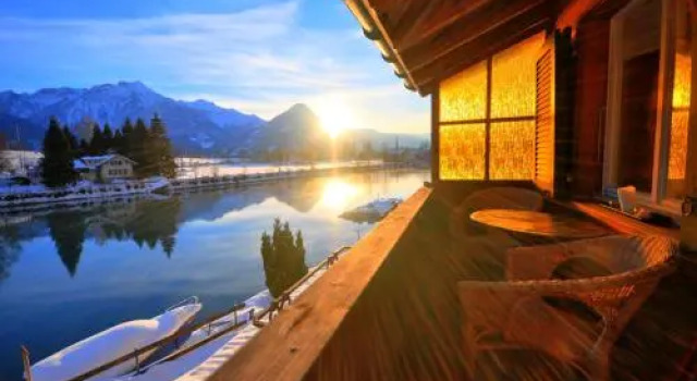 The Boat House, Забронировать Апартаменты/квартира Ринггенберг Интерлакен, рядом с Железнодорожный вокзал Интерлакен Восточный