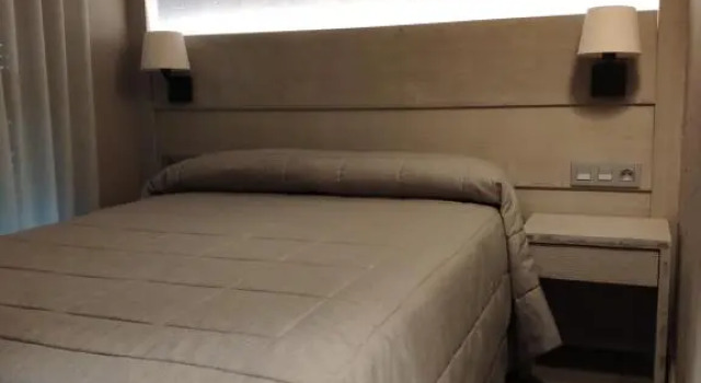 Двухместный номер Standard с балконом Hostal Pey