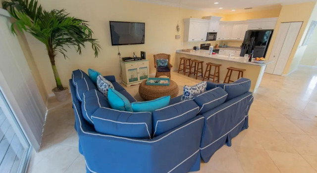 Quiet Palms Apartment 3